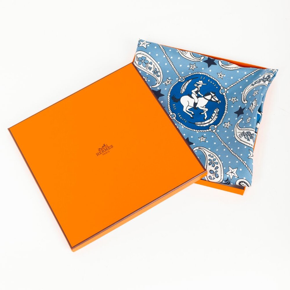 Hermes Bleu Jean, Marine, & Blanc Le Rodeo Des Fruits Silk Bandana 55 - Picture 10 of 10